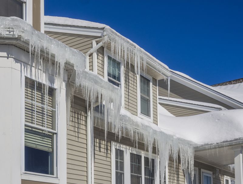 Roof Ice Dam Removal in Kent, WA