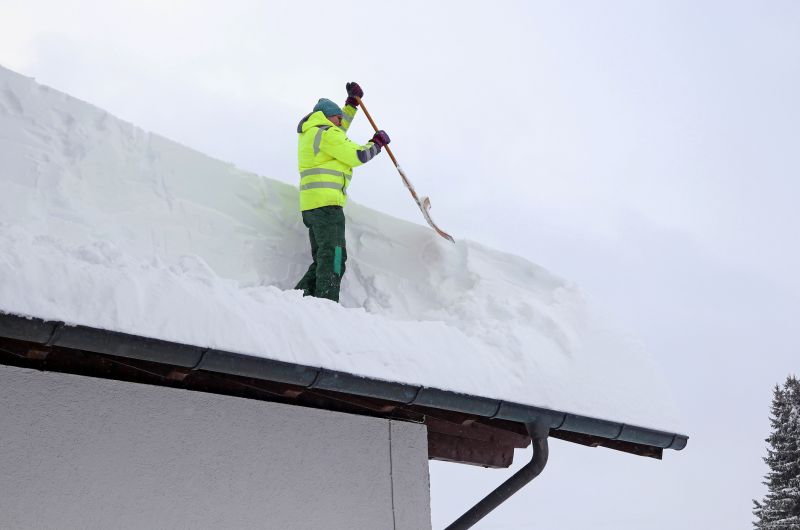 Roof Ice Dam Removal in Puyallup, WA